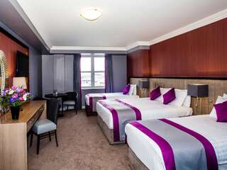Отель Midlands Park Hotel Порт-Лиише Семейный номер (для 2 взрослых и 2 детей)-1